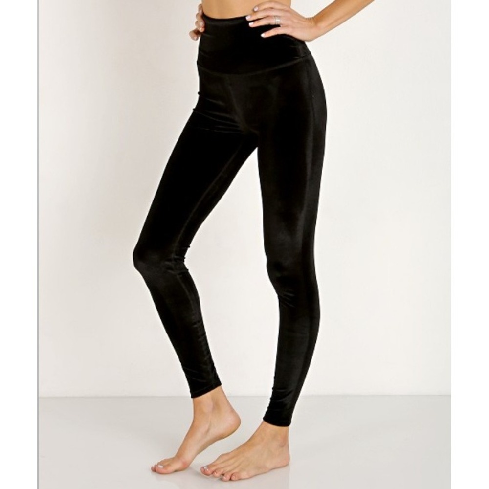 Beyond Yoga Velvet Motion High Waisted Midi Legging Black Small